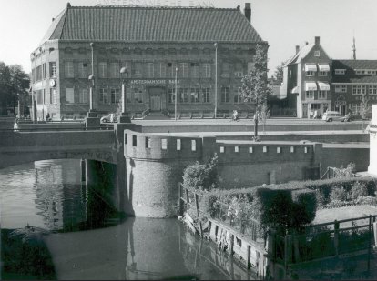 Voormalig bankgebouw, Nieuweweg Leeuwarden